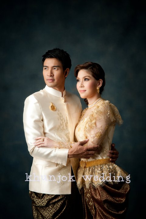 แฟชั่น ชุดเจ้าสาว ชุดแต่งงาน ชุดไทย ชุดสูท บริการถ่ายภาพพรีเวดดิ้ง ,ถ่ายภาพนิ่งวันงาน ,บริการจัดงานแต่งงานแบบครบวงจร ,สตูดิโอ นครปฐม ,สตูดิโอแต่งงาน นครปฐม ,เวดดิ้ง นครปฐม