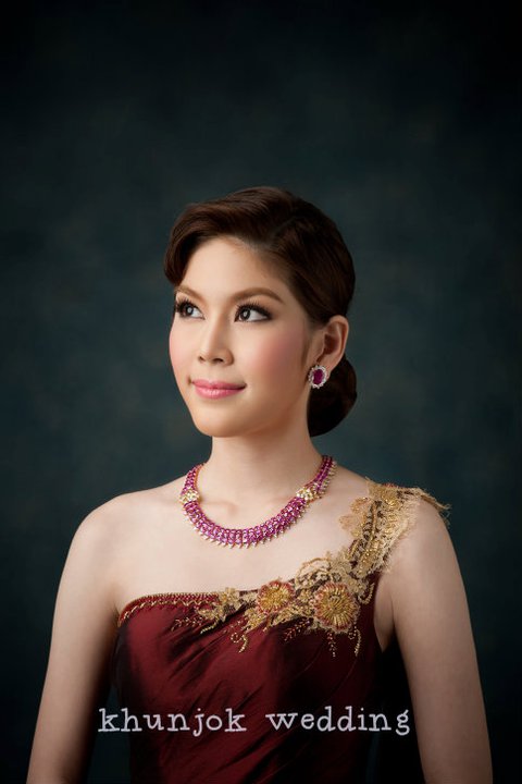 แฟชั่น ชุดเจ้าสาว ชุดแต่งงาน ชุดไทย ชุดสูท บริการถ่ายภาพพรีเวดดิ้ง ,ถ่ายภาพนิ่งวันงาน ,บริการจัดงานแต่งงานแบบครบวงจร ,สตูดิโอ นครปฐม ,สตูดิโอแต่งงาน นครปฐม ,เวดดิ้ง นครปฐม