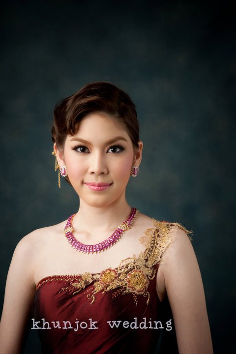 แฟชั่น ชุดเจ้าสาว ชุดแต่งงาน ชุดไทย ชุดสูท บริการถ่ายภาพพรีเวดดิ้ง ,ถ่ายภาพนิ่งวันงาน ,บริการจัดงานแต่งงานแบบครบวงจร ,สตูดิโอ นครปฐม ,สตูดิโอแต่งงาน นครปฐม ,เวดดิ้ง นครปฐม