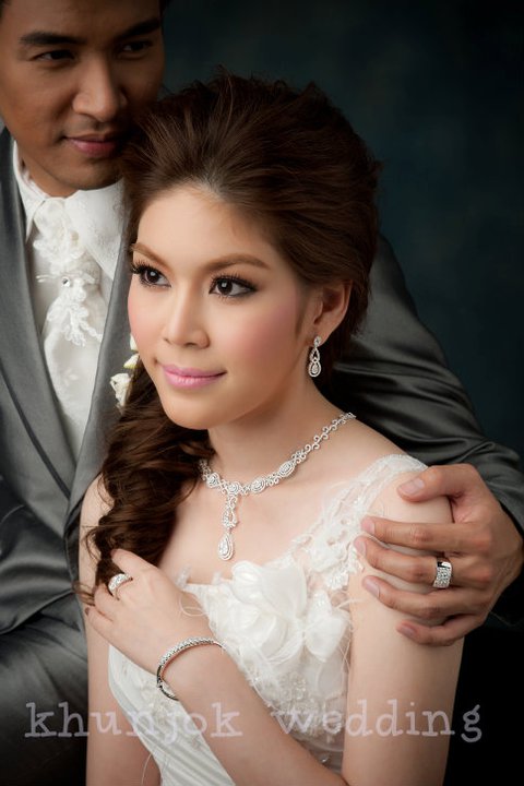 แฟชั่น ชุดเจ้าสาว ชุดแต่งงาน ชุดไทย ชุดสูท บริการถ่ายภาพพรีเวดดิ้ง ,ถ่ายภาพนิ่งวันงาน ,บริการจัดงานแต่งงานแบบครบวงจร ,สตูดิโอ นครปฐม ,สตูดิโอแต่งงาน นครปฐม ,เวดดิ้ง นครปฐม
