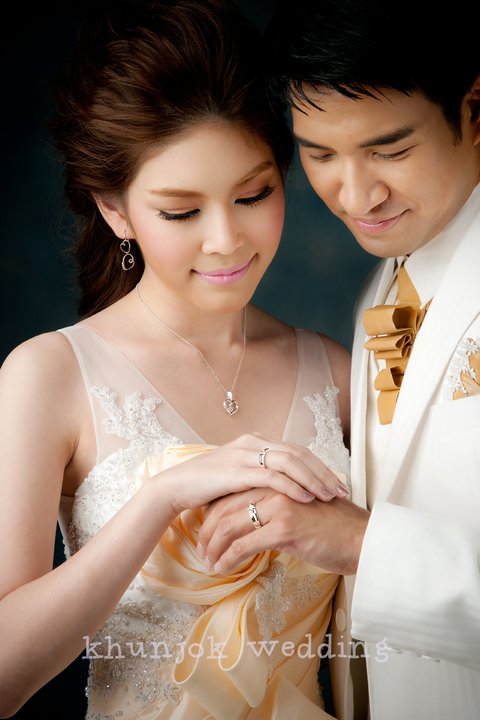 แฟชั่น ชุดเจ้าสาว ชุดแต่งงาน ชุดไทย ชุดสูท บริการถ่ายภาพพรีเวดดิ้ง ,ถ่ายภาพนิ่งวันงาน ,บริการจัดงานแต่งงานแบบครบวงจร ,สตูดิโอ นครปฐม ,สตูดิโอแต่งงาน นครปฐม ,เวดดิ้ง นครปฐม