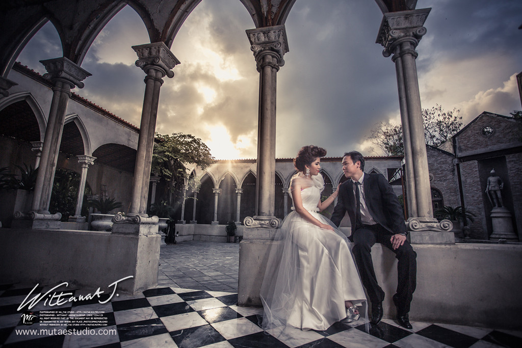 http://www.mutaestudio.com/index/Wedding/Pages/Pre_wedding.html