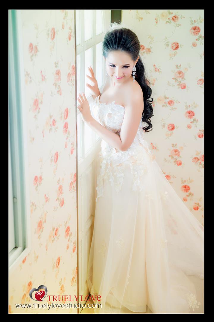  บริการ ถ่ายภาพพรีเวดดิ้ง /แต่งหน้า/ทำผม /เช่าชุดแต่งงาน/ชุดไทย/ชุดหมั้น/ชุดสูท/จัดงานแต่งแบบครบวงจร/  เช่าอุปกรณ์งานแต่งงาน/ช่างภาพแต่งงาน  Truelylove Wedding Studio @ 4 Square -ทรูลี่เลิฟ เวดดิ้ง สตูดิโอ สาย4 สแควร์  เฟสบุ๊ค : https://www.facebook.com/truelylove.weddingstudio แฟนเพจ : https://www.facebook.com/truelylovestudio เว็บไซต์ : http://www.truelylovestudio.com/ อีเมล์: truelylove-studio@hotmail.com  สอบถามแพ็คเกจถ่ายภาพแต่งงาน ได้เลยค่ะ  โทร.02-404-2983 , 089-517-0848