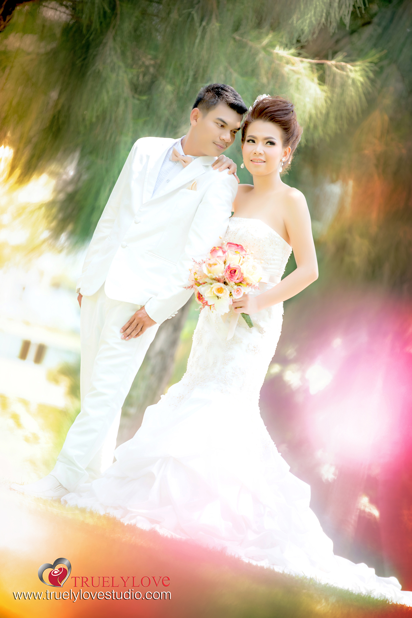 Truely Love Wedding Studio@sai4square สาย 4 สแควร์ - Sai 4 Square,ทรูลี่เลิฟสาย4สแควร์ เวดดิ้ง นครปฐม , สตูดิโอแต่งงาน นครปฐม , ให้เช่าชุดแต่งงาน นครปฐม , แต่งหน้าทำผมเจ้าสาว พุทธมณฑลสาย 4