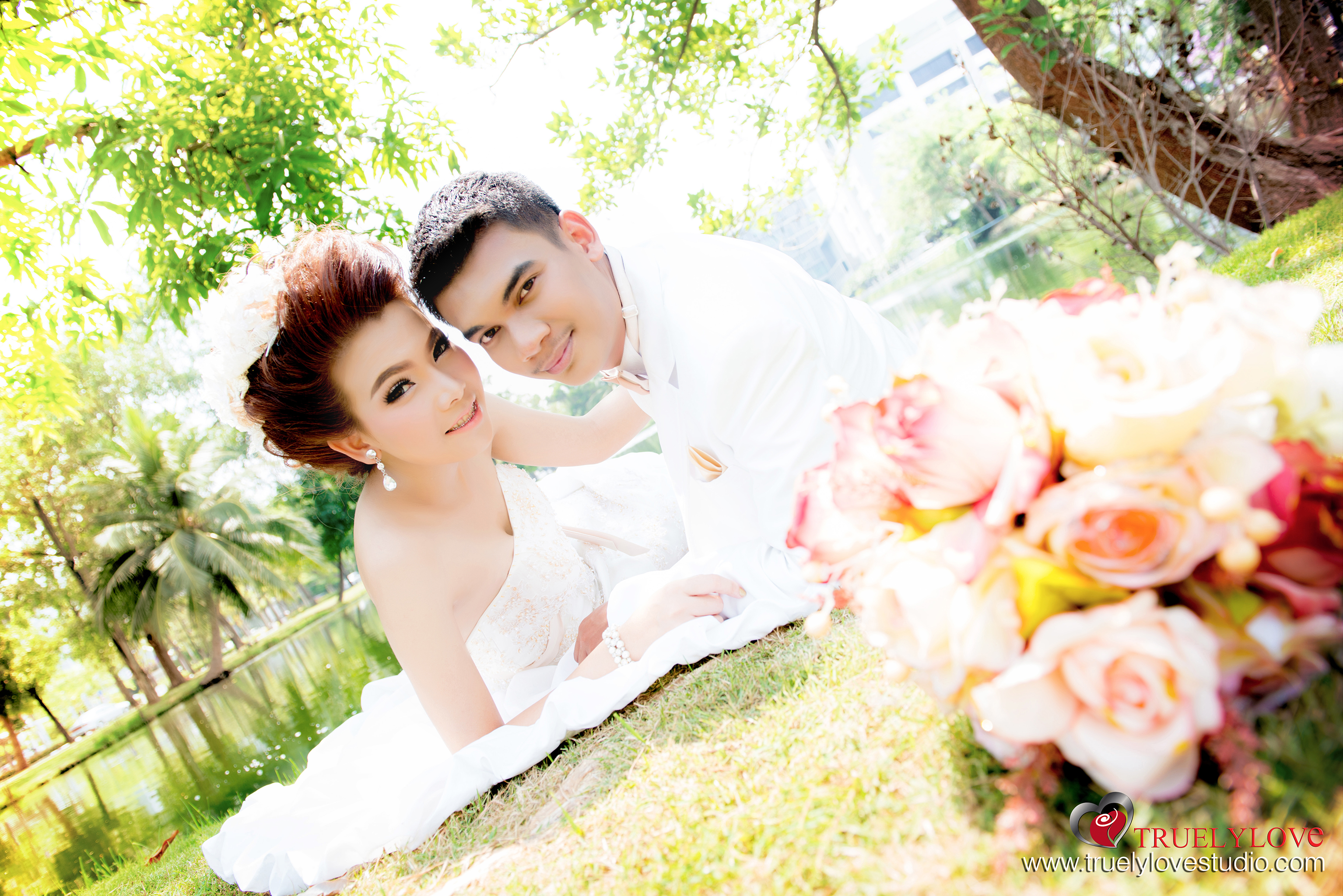 Truely Love Wedding Studio@sai4square สาย 4 สแควร์ - Sai 4 Square,ทรูลี่เลิฟสาย4สแควร์ เวดดิ้ง นครปฐม , สตูดิโอแต่งงาน นครปฐม , ให้เช่าชุดแต่งงาน นครปฐม , แต่งหน้าทำผมเจ้าสาว พุทธมณฑลสาย 4