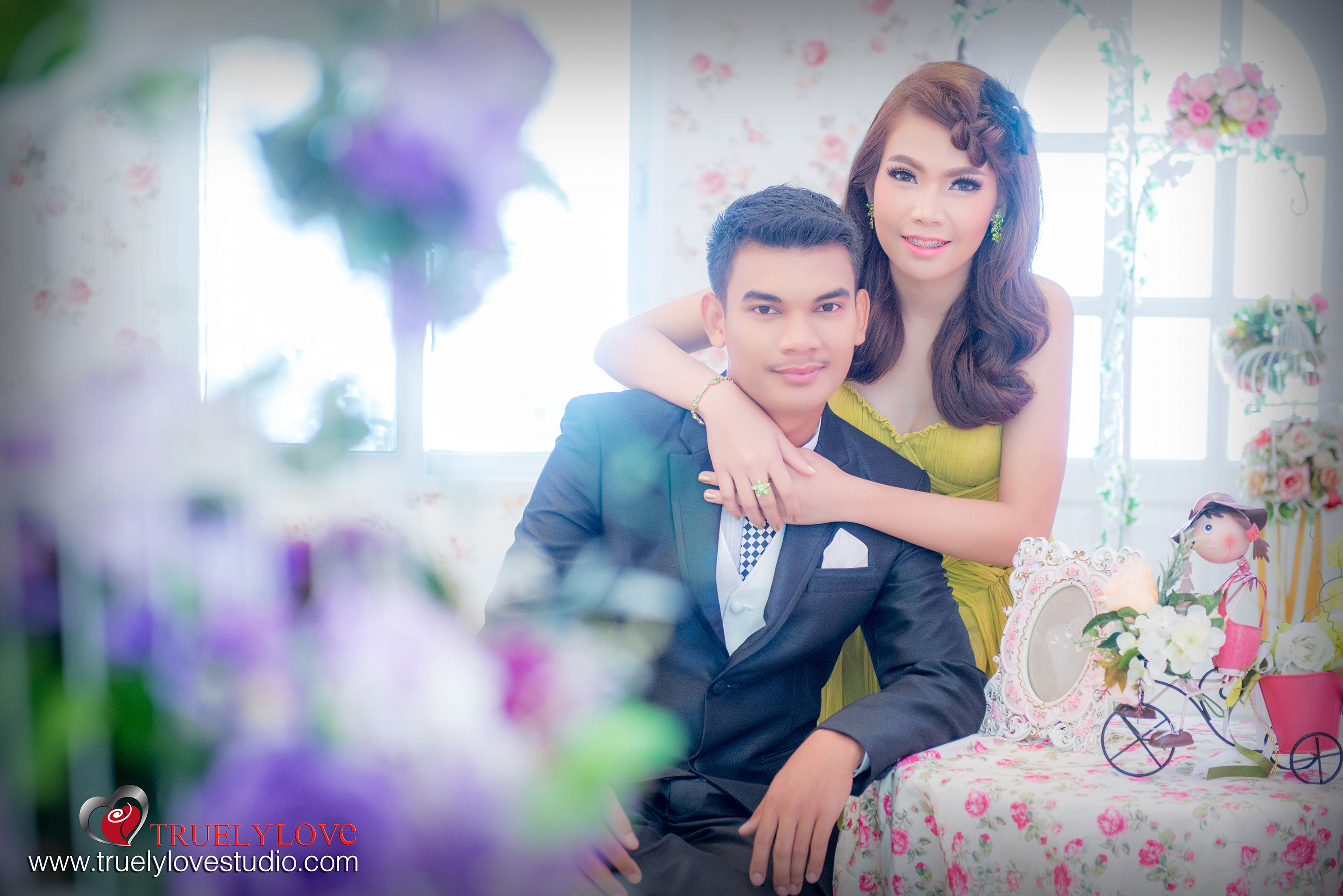 Truely Love Wedding Studio@sai4square สาย 4 สแควร์ - Sai 4 Square,ทรูลี่เลิฟสาย4สแควร์ เวดดิ้ง นครปฐม , สตูดิโอแต่งงาน นครปฐม , ให้เช่าชุดแต่งงาน นครปฐม , แต่งหน้าทำผมเจ้าสาว พุทธมณฑลสาย 4