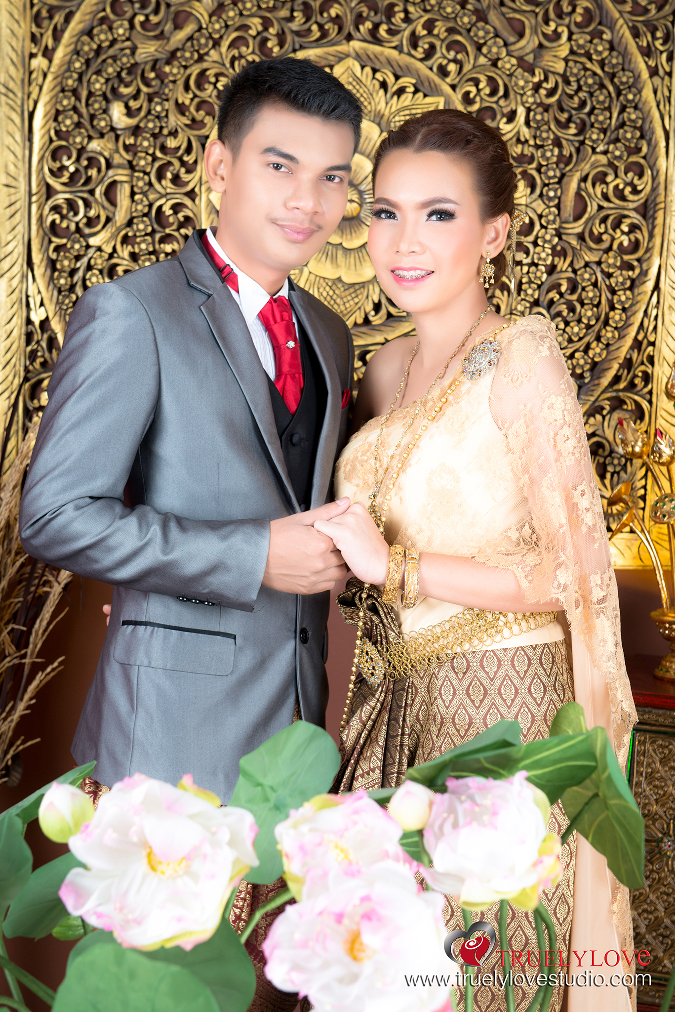 Truely Love Wedding Studio@sai4square สาย 4 สแควร์ - Sai 4 Square,ทรูลี่เลิฟสาย4สแควร์ เวดดิ้ง นครปฐม , สตูดิโอแต่งงาน นครปฐม , ให้เช่าชุดแต่งงาน นครปฐม , แต่งหน้าทำผมเจ้าสาว พุทธมณฑลสาย 4