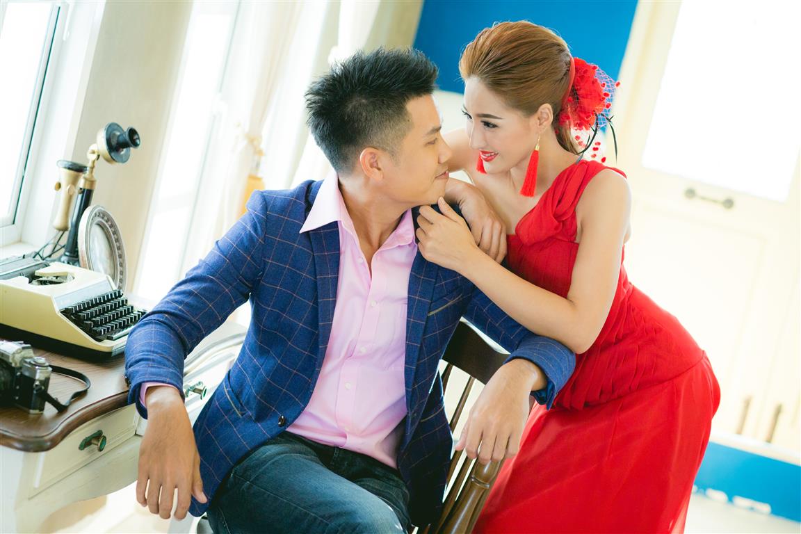 บริการ ถ่ายภาพพรีเวดดิ้ง /แต่งหน้า/ทำผม /เช่าชุดแต่งงาน/ชุดไทย/ชุดหมั้น/ชุดสูท/จัดงานแต่งแบบครบวงจร/เช่าอุปกรณ์งานแต่งงาน/ช่างภาพแต่งงาน