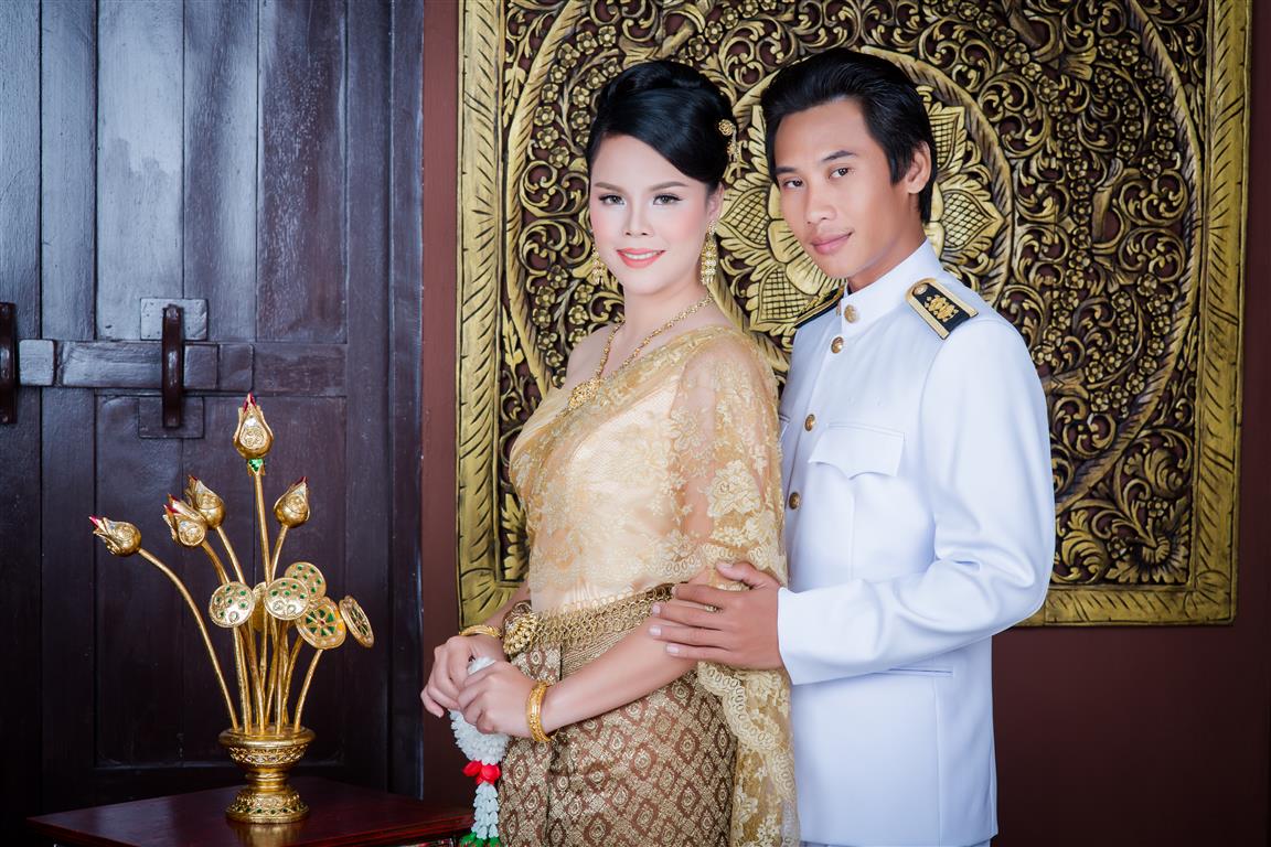 ถ่ายรูปแต่งงาน ราคาถูก รูปถ่ายแต่งงาน สตูดิโอถ่ายภาพ สาย4 เช่าอุปกรณ์จัดงานแต่ง,จัดงานแต่ง,props งานแต่ง,ตกแต่งงานแต่ง,ฉากถ่ายรูปงานแต่ง,ซุ้มดอกไม้ บริการ ถ่ายภาพพรีเวดดิ้ง /แต่งหน้า/ทำผม /เช่าชุดแต่งงาน/ชุดไทย/ชุดหมั้น/ชุดสูท/จัดงานแต่งแบบครบวงจร/เช่าอุปกรณ์งานแต่งงาน/ช่างภาพแต่งงาน สาย4