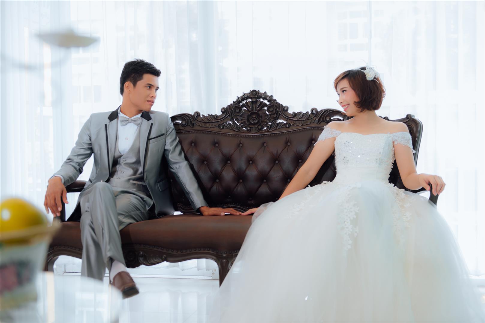 ถ่ายรูปแต่งงาน ราคาถูก รูปถ่ายแต่งงาน สตูดิโอถ่ายภาพ สาย4 เช่าอุปกรณ์จัดงานแต่ง,จัดงานแต่ง,props งานแต่ง,ตกแต่งงานแต่ง,ฉากถ่ายรูปงานแต่ง,ซุ้มดอกไม้ บริการ ถ่ายภาพพรีเวดดิ้ง /แต่งหน้า/ทำผม /เช่าชุดแต่งงาน/ชุดไทย/ชุดหมั้น/ชุดสูท/จัดงานแต่งแบบครบวงจร/เช่าอุปกรณ์งานแต่งงาน/ช่างภาพแต่งงาน สาย4