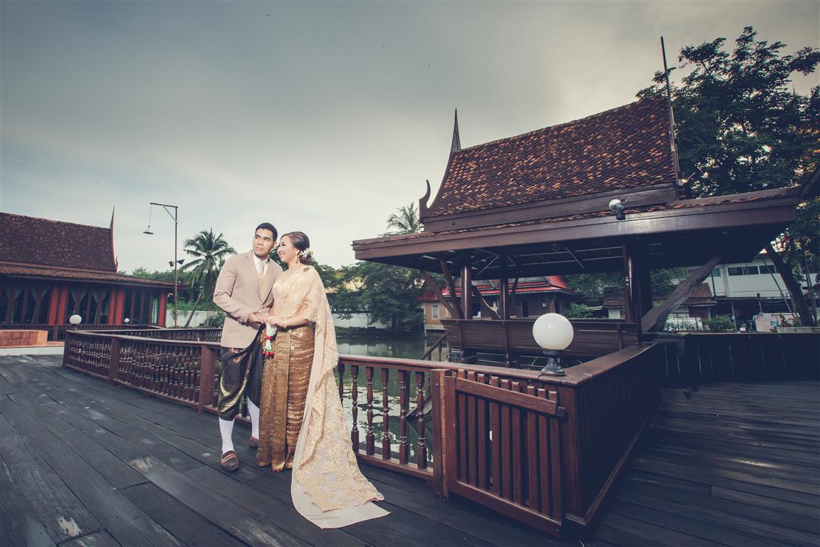 ถ่ายรูปแต่งงาน ราคาถูก รูปถ่ายแต่งงาน สตูดิโอถ่ายภาพ สาย4 เช่าอุปกรณ์จัดงานแต่ง,จัดงานแต่ง,props งานแต่ง,ตกแต่งงานแต่ง,ฉากถ่ายรูปงานแต่ง,ซุ้มดอกไม้ บริการ ถ่ายภาพพรีเวดดิ้ง /แต่งหน้า/ทำผม /เช่าชุดแต่งงาน/ชุดไทย/ชุดหมั้น/ชุดสูท/จัดงานแต่งแบบครบวงจร/เช่าอุปกรณ์งานแต่งงาน/ช่างภาพแต่งงาน สาย4