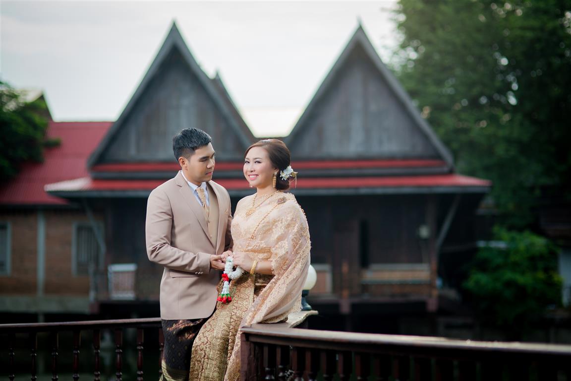 ถ่ายรูปแต่งงาน ราคาถูก รูปถ่ายแต่งงาน สตูดิโอถ่ายภาพ สาย4 เช่าอุปกรณ์จัดงานแต่ง,จัดงานแต่ง,props งานแต่ง,ตกแต่งงานแต่ง,ฉากถ่ายรูปงานแต่ง,ซุ้มดอกไม้ บริการ ถ่ายภาพพรีเวดดิ้ง /แต่งหน้า/ทำผม /เช่าชุดแต่งงาน/ชุดไทย/ชุดหมั้น/ชุดสูท/จัดงานแต่งแบบครบวงจร/เช่าอุปกรณ์งานแต่งงาน/ช่างภาพแต่งงาน สาย4