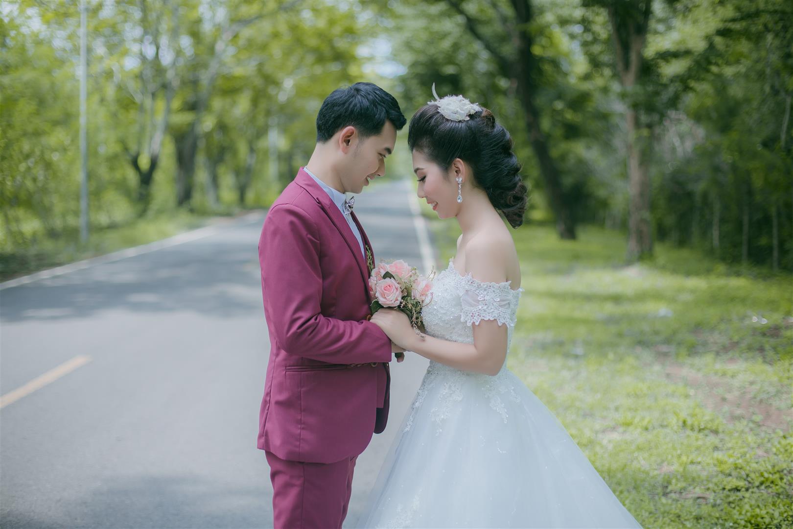 ถ่ายรูปแต่งงาน ชุดไทย ชุดเจ้าสาว เช่าชุดแต่งงาน ถ่ายรูปแต่งงานราคาถูก ถ่ายภาพ แต่งงาน ถ่ายรูป แต่งงาน ร้านถ่ายรูปแต่งงาน สตูดิโอ 
