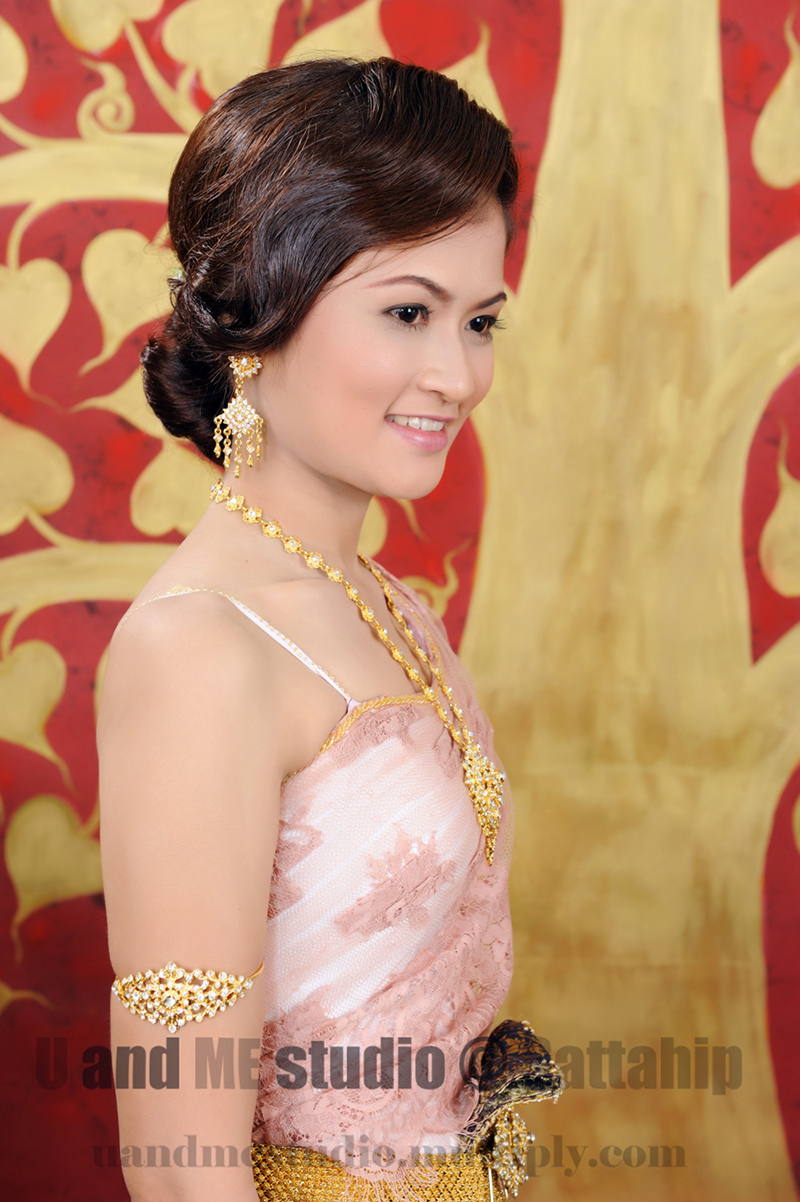 ชุดแต่งงานและแต่งหน้า, U And Me Studio @ สัตหีบ, ชุดแต่งงาน, ทรงผมงานแต่งงาน , แต่งหน้าเจ้าสาว 