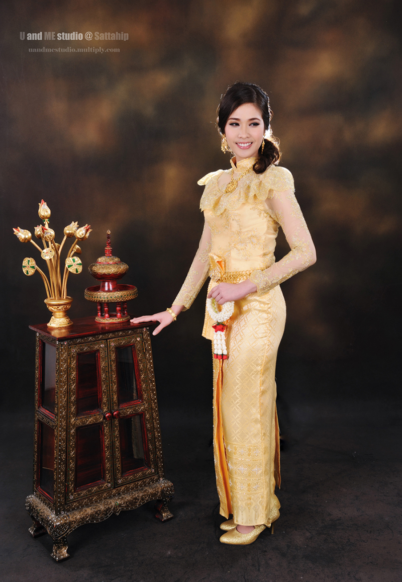 ชุดแต่งงานและแต่งหน้า, U And Me Studio @ สัตหีบ, ชุดแต่งงาน, ทรงผมงานแต่งงาน , แต่งหน้าเจ้าสาว 